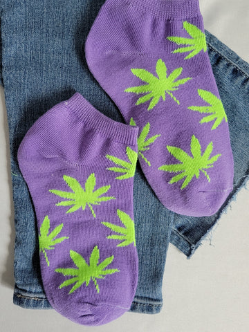 Marijuana Leaf Low Cut (Lavender w/ Lime)