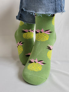 Pineapples Fruit Design Crew Sock (Pistachio)